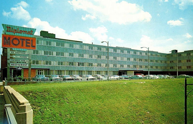Diplomat Motel - Vintage Postcard (newer photo)